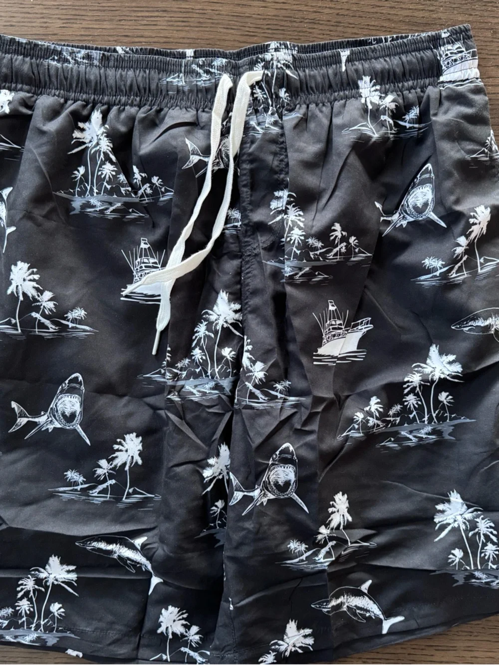 NEW Men's Large Black Shark-Print Swim Trunks with Inner Liner